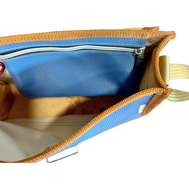 Umhängetasche aus Turngeräten