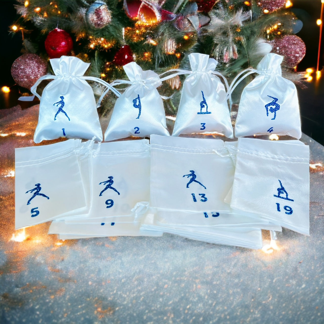 Adventskalender Turnen weiß mit blau - groß